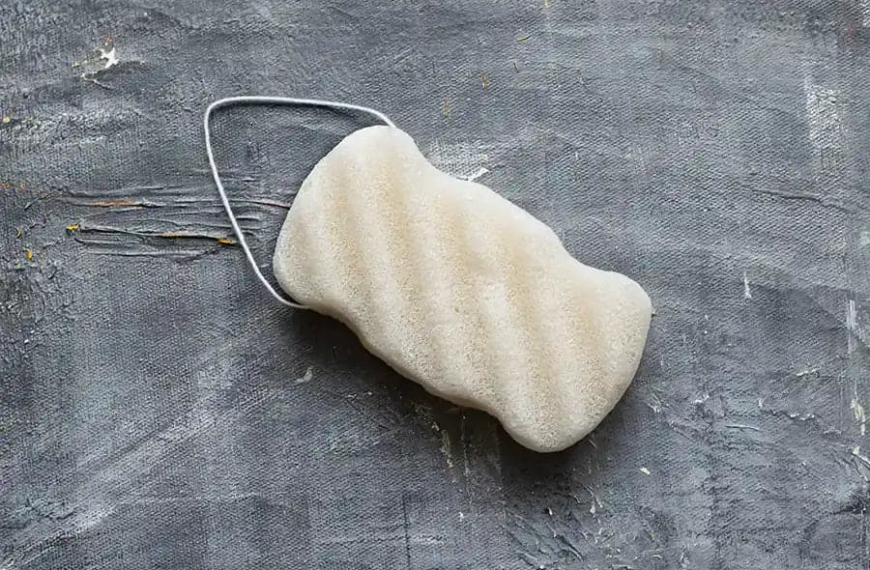 How an Exfoliating Tool for Face Can Improve Your Skincare Routine