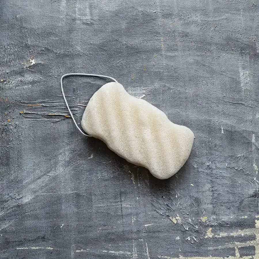 How an Exfoliating Tool for Face Can Improve Your Skincare Routine