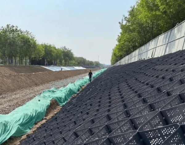 Evaluating Geocell for Slope Stabilization Projects