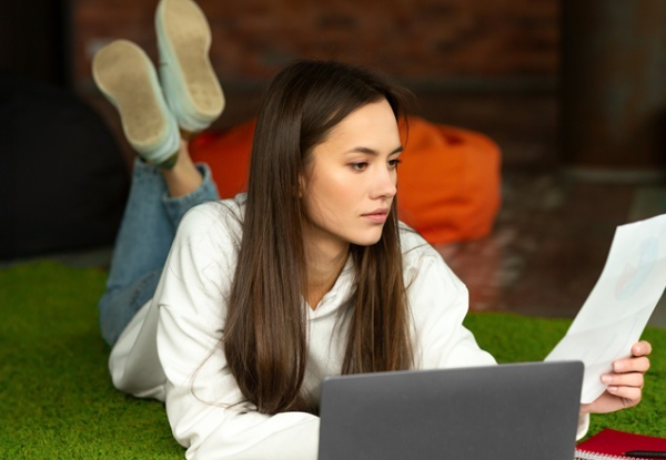 How Online Learning Can Support Career Development When You