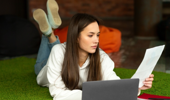 How Online Learning Can Support Career Development When You